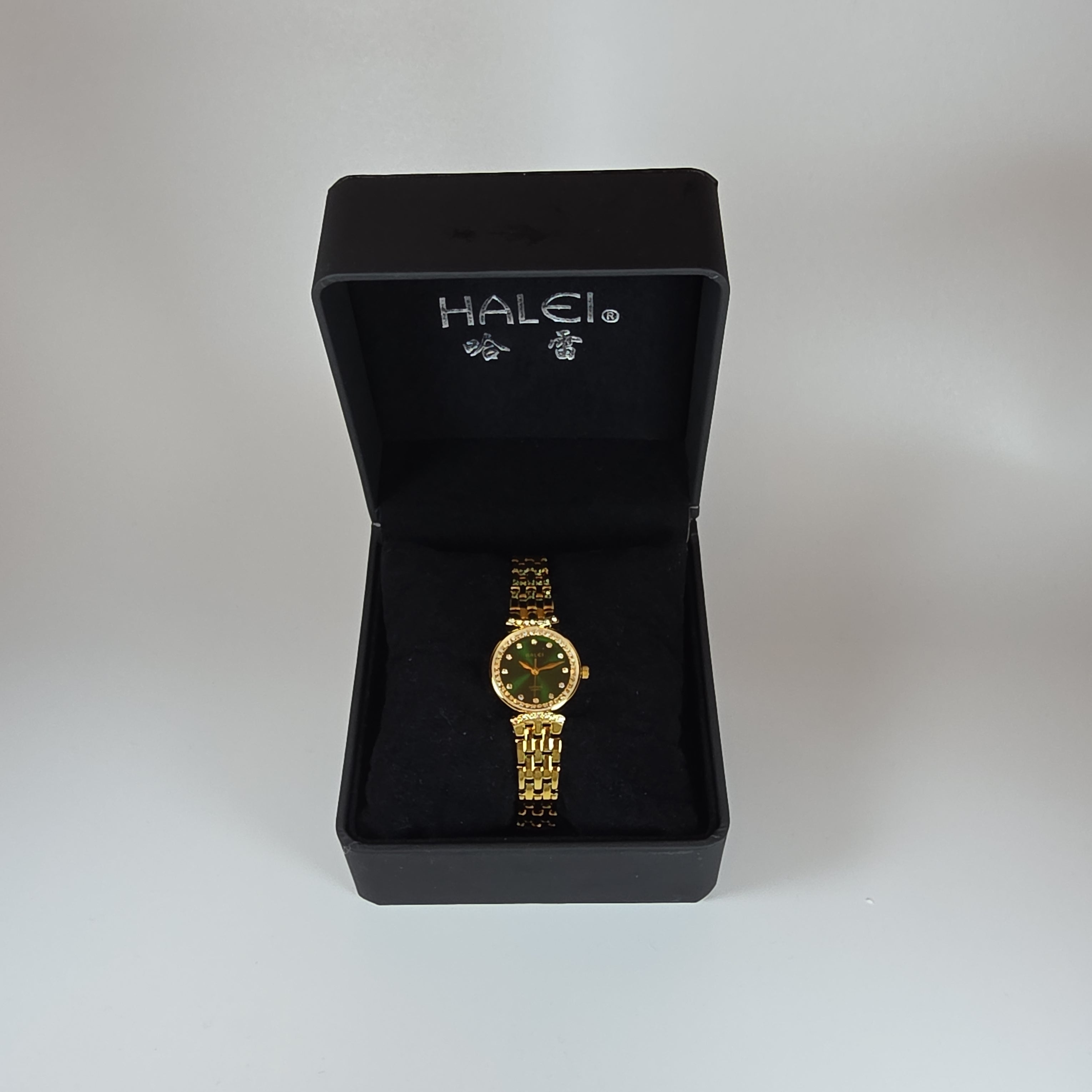 Halei Gold-Tone Watch with Fluted Bezel and Jubilee Bracelet