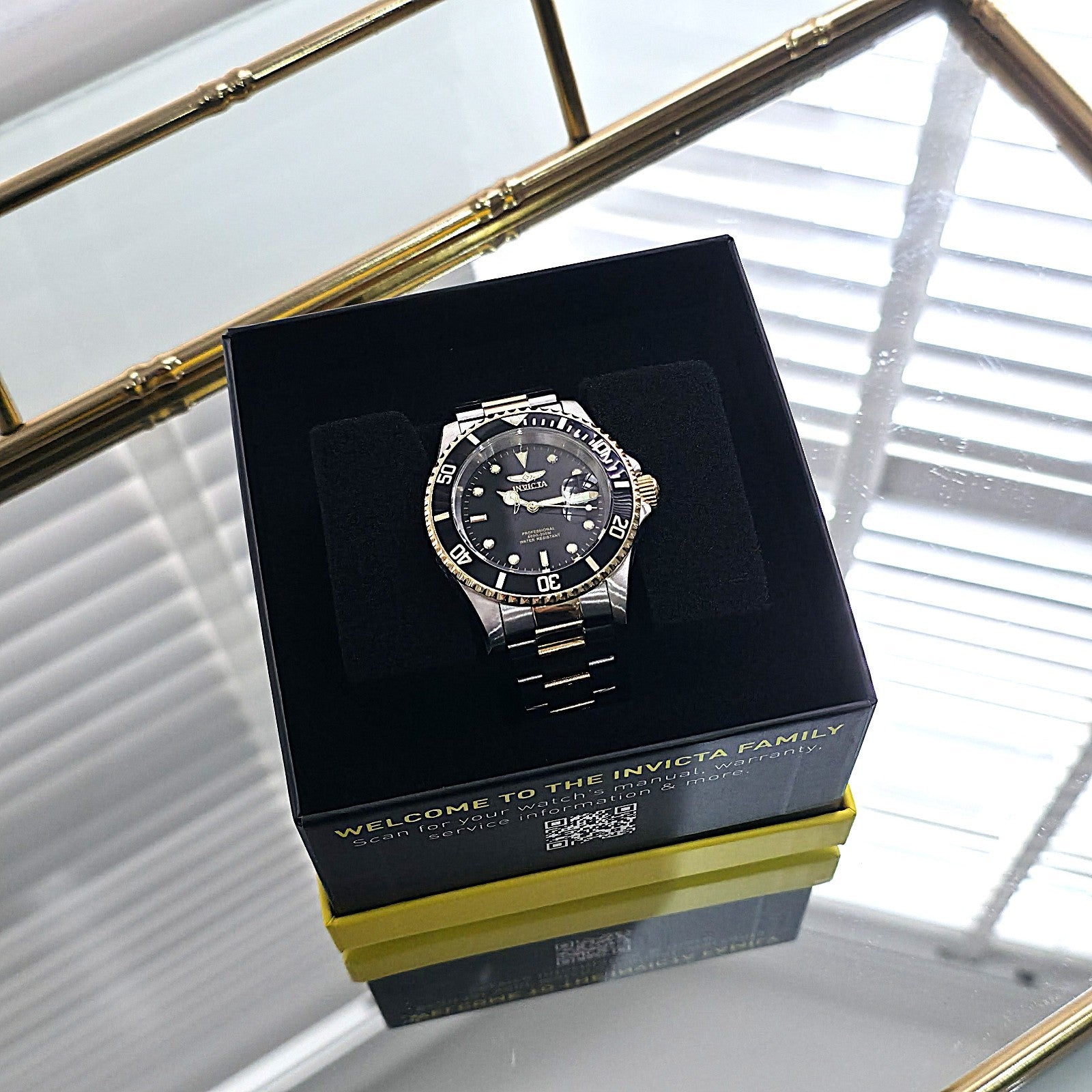 Watch Invicta Pro Diver for Men - 40mm - Steel, Gold - 200 mts Water Resistance